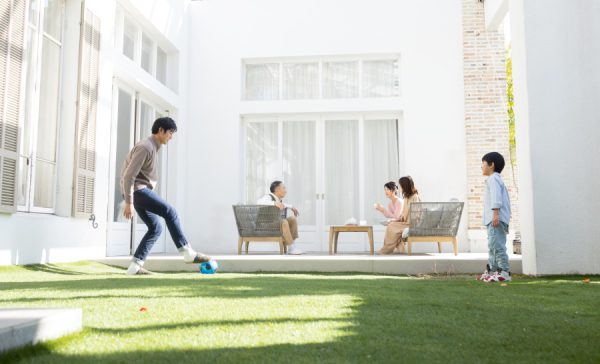 中庭のある家のメリットとは？デメリットやポイント、間取り例も解説